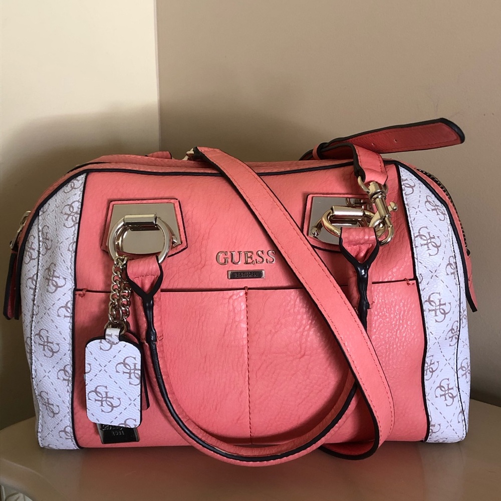 Guess hand bag with crossbody strap